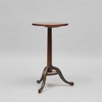 1016 6477 PEDESTAL TABLE